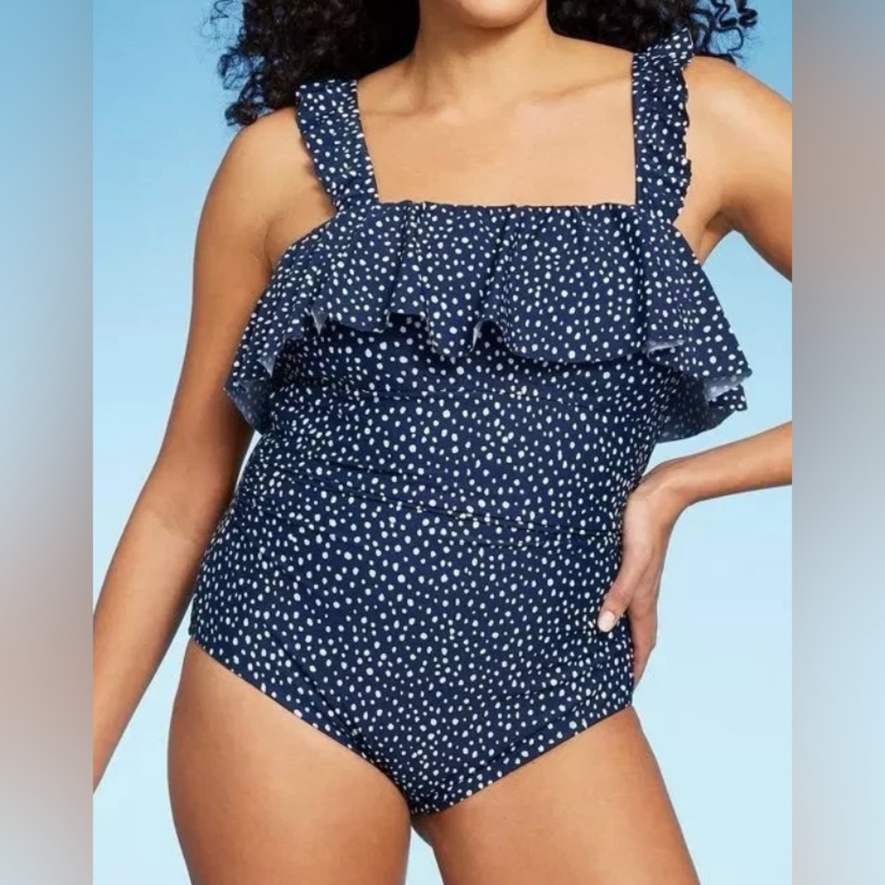 Chic Navy Ruffle Swimsuit with Polka Dots Kona sol